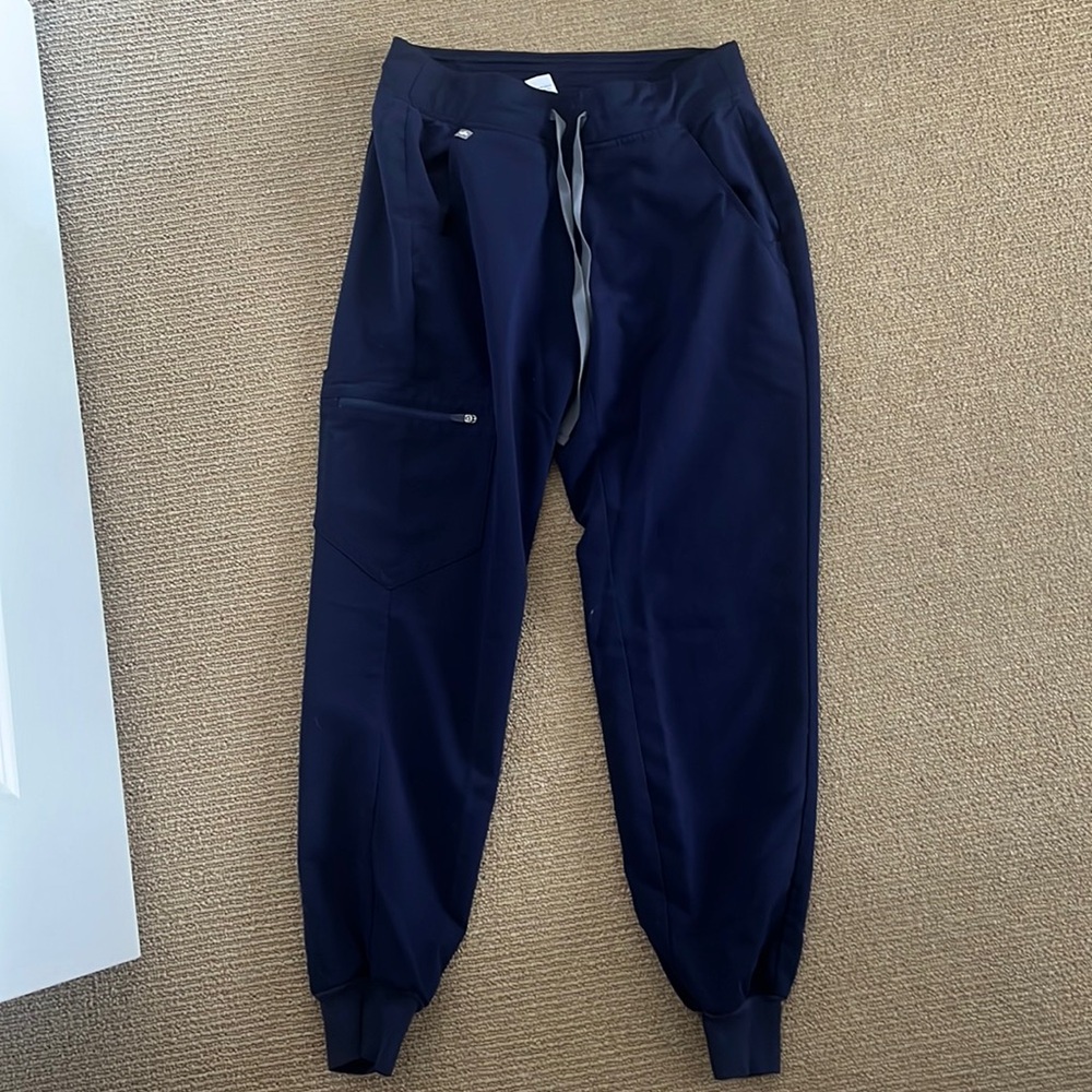 Figs XS petite jogger scrubs